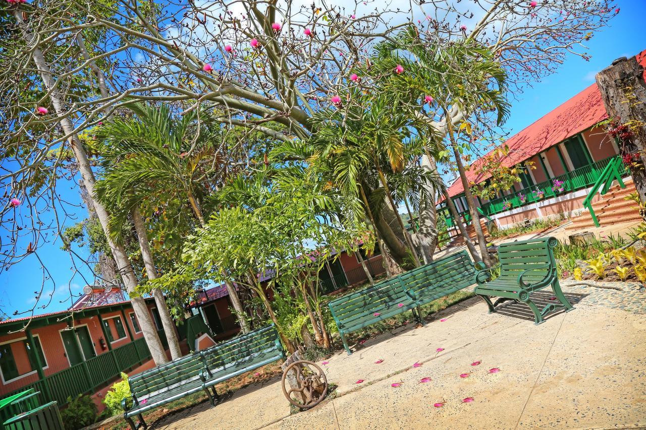 Hacienda Juanita Hotell Maricao Exteriör bild