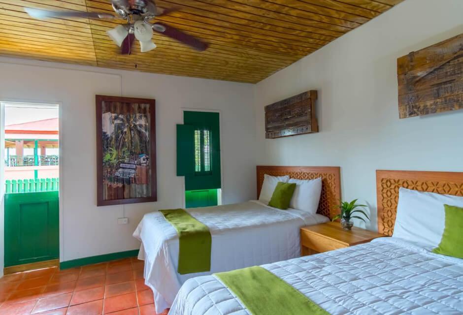 Hacienda Juanita Hotell Maricao Exteriör bild